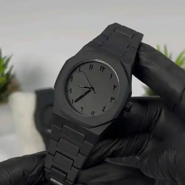 AURA Watch in Black